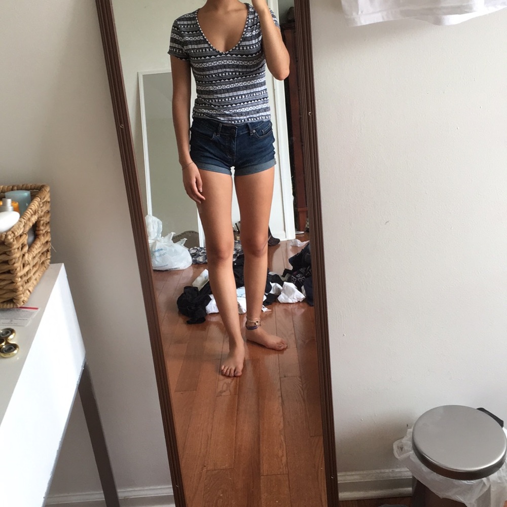 Aztec Pattern Tee/Crop top - Picture 3 of 3